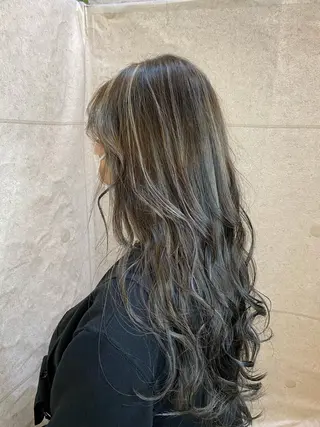ロング 長濱 俊のヘアスタイル