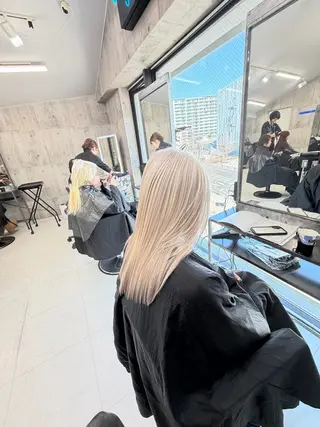 ミディアム カラー パーマ ヘアアレンジ メンズ キッズ レイヤーの魔術師 𓍼takumi𓍼のヘアスタイル