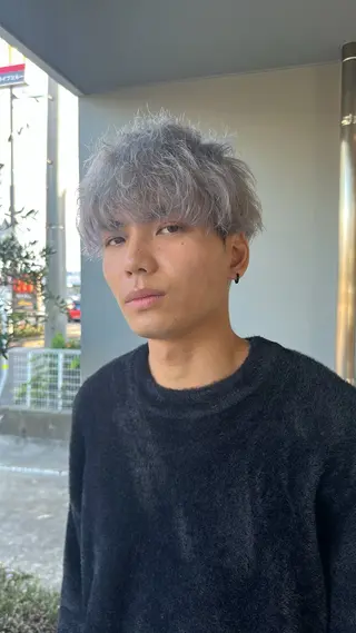 ミディアム メンズ ダメージレスブリーチ HIROSHIのヘアスタイル