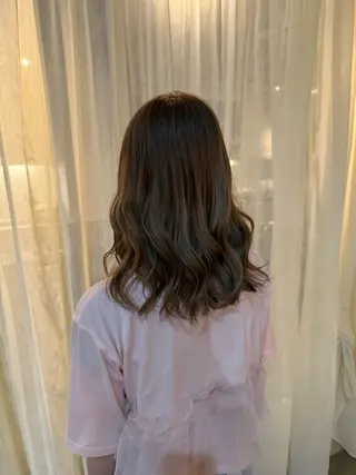 ミディアム 藤原 百花のヘアスタイル