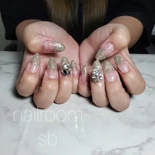 ネイル nailroom sb𓈒𓂂𓏸のネイルデザイン