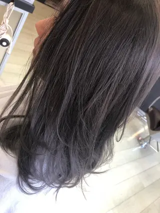 ロング カラー Kaede .のヘアスタイル
