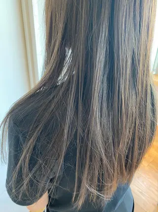 ロング カラー three.大手前 田井 綾乃のヘアスタイル