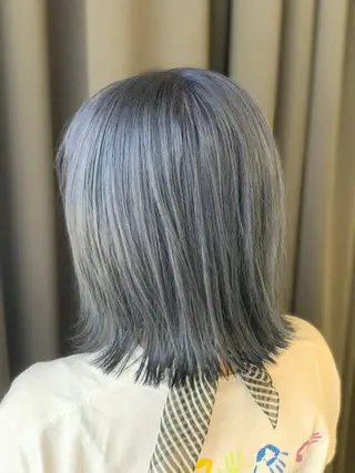 ミディアム カラー LUXBE LUCEのヘアスタイル