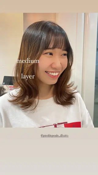 ミディアム Poche 丸山 愛万音のヘアスタイル