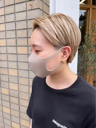 ショート カラー 東 史夏のヘアスタイル
