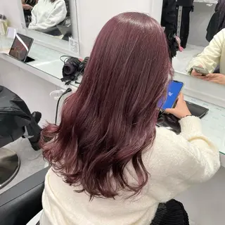 ロング カラー 縮毛ブリーチ／黒染め 複雑履歴／ホワイトのヘアスタイル