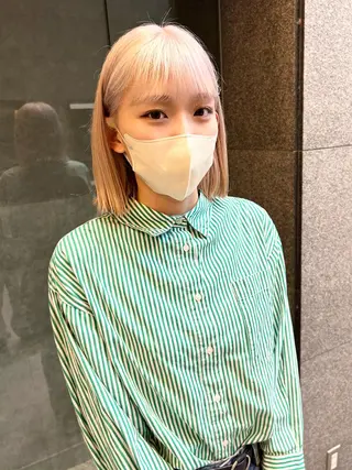 ショート カラー パーマ ヘアアレンジ デザインカラー/ボブ ブリーチカラー/ユリのヘアスタイル