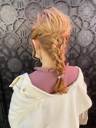 セミロング カラー ヘアアレンジ アイブロウ LAVENDIA 初音のヘアスタイル