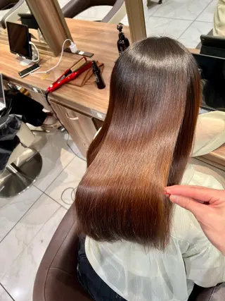ロング 髪質改善縮毛矯正 谷口雄太のヘアスタイル