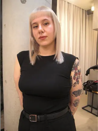 ミディアム オカモト ハルカのヘアスタイル