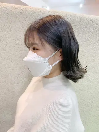 ミディアム カラー 角戸 りおのヘアスタイル