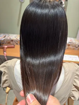 ロング ROSTAR セイゴのヘアスタイル