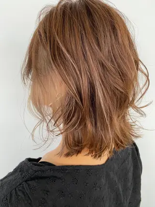 ミディアム カラー KOOKI スティードトーキョーのヘアスタイル