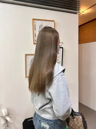 カラー かがやしづ ⭐️ベージュのヘアスタイル