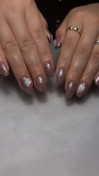 セミロング BLESS momoのネイルデザイン