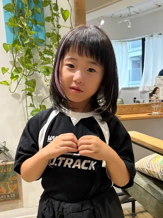 キッズ あやかショート 白髪ぼかしのヘアスタイル