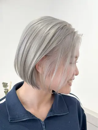 ショート カラー ショートのための 曲がる縮毛矯正のヘアスタイル