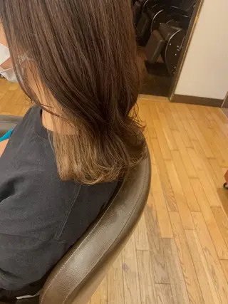 ミディアム カラー 齊藤 衣梨佳のヘアスタイル