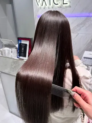 ロング 菜々🦖新宿 ケアブリーチのヘアスタイル