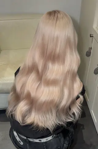 ロング コスギ ユカナのヘアスタイル