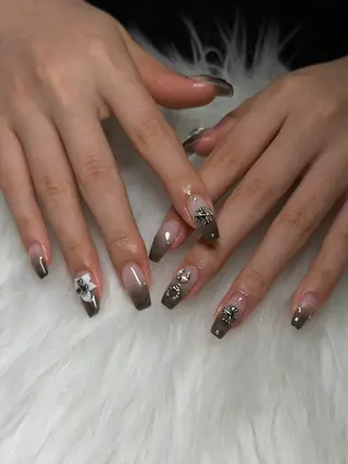 ネイル with hues AYAのネイルデザイン