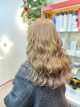 セミロング ゆぴ☾/推しカラー /ハイトーンのヘアスタイル