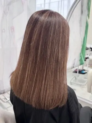 セミロング 白髪ぼかし×ショート 稲垣 圭祐のヘアスタイル