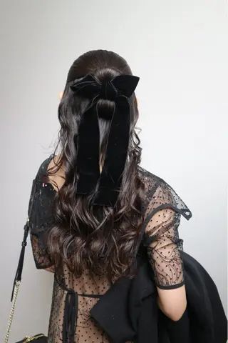 ロング ヘアアレンジ AKO .のヘアスタイル
