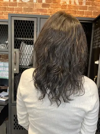 ミディアム カラー パーマ ヘアアレンジ メンズ キッズ ネイル マツエク・マツパ アイブロウ 久木原 ゆりのヘアスタイル