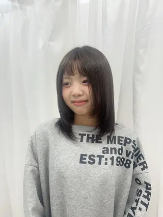 ミディアム 松本 凜那のヘアスタイル
