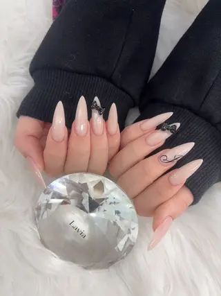 セミロング Lavia akaneのネイルデザイン