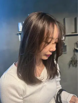 ミディアム 佐伯 桃のヘアスタイル