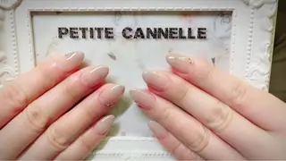 ミディアム ネイル Petite Cannelleのネイルデザイン