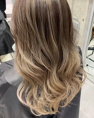 ロング 🌼透明感カラー ✳︎eri🌼のヘアスタイル