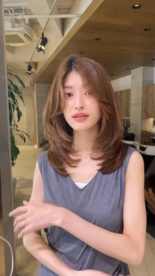 セミロング カラー 齊藤 愛佳のヘアスタイル