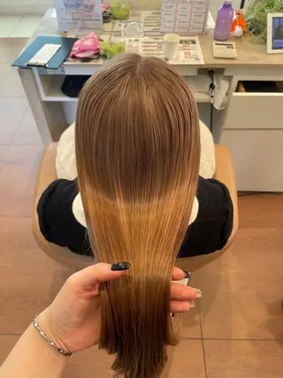 ロング カジタ ナミのヘアスタイル