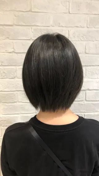 ショート 酸性ストレート特化× 艶髪師/及川のヘアスタイル