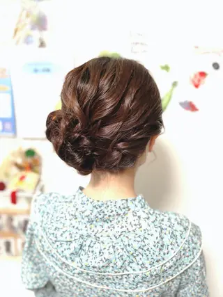 ヘアアレンジ イーチブライト EachBrightのヘアスタイル