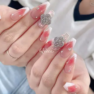 ネイル Queens テイのネイルデザイン