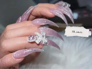 ロング トゥー フエンのネイルデザイン