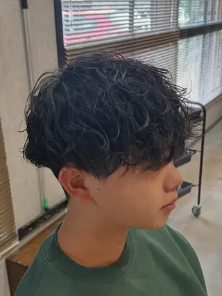 パーマ メンズ 蜂須賀 輝のヘアスタイル