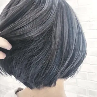 ショート カラー 大場 友稀のヘアスタイル