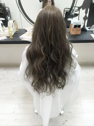 カラー ロング デザインカラー Lienのヘアスタイル