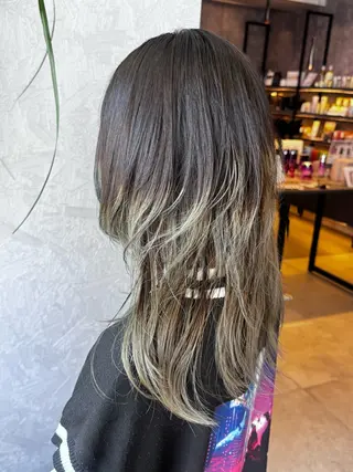 ミディアム 佐藤 凜のヘアスタイル