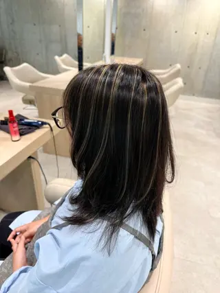 ミディアム カラー 白髪ぼかしデザイン ハイライト/宮本純登のヘアスタイル