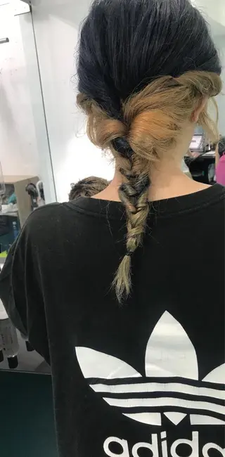 ヘアアレンジ 💓パーマ，💗 レイヤーカットのヘアスタイル