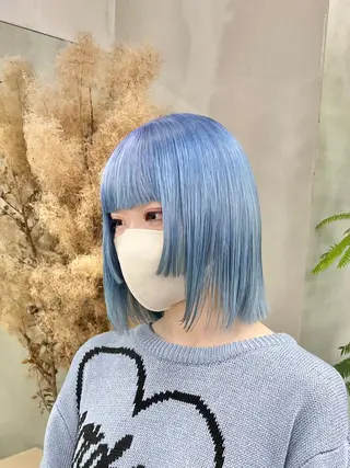 ミディアム カラー イツク ⚡️ ルーツ/ハイトーンのヘアスタイル