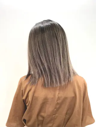 ミディアム レイヤーカット 赤み消し　店長/大和のヘアスタイル