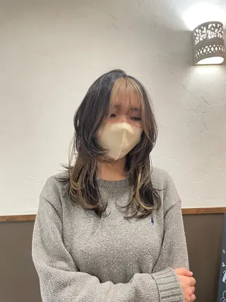 ロング カラー moe🥣ﾚｲﾔｰ ｶｯﾄ/透明感ｶﾗｰのヘアスタイル